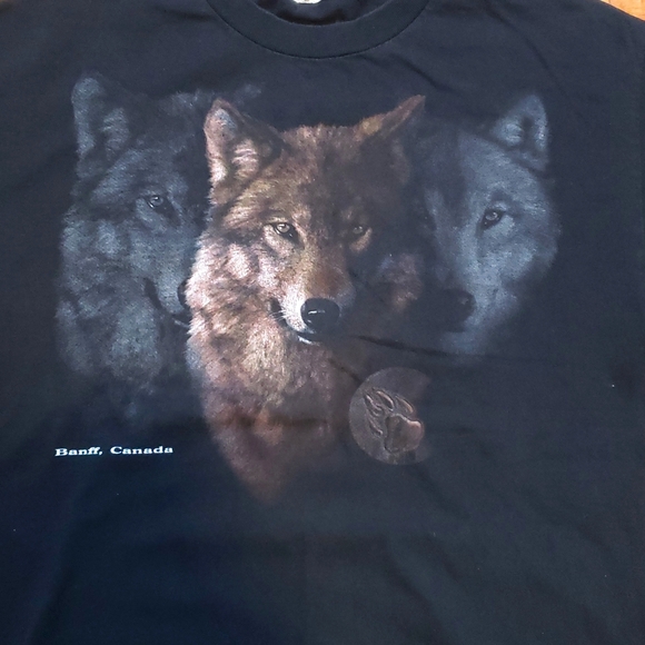 Vintage Banff Canada Wolf Tshirt - Picture 3 of 8